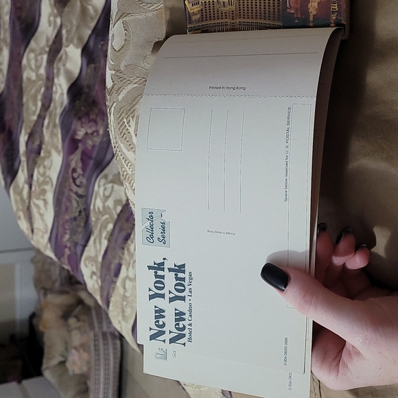 40 Views of Fabulous Las Vegas Post card book - Picture 6 of 7